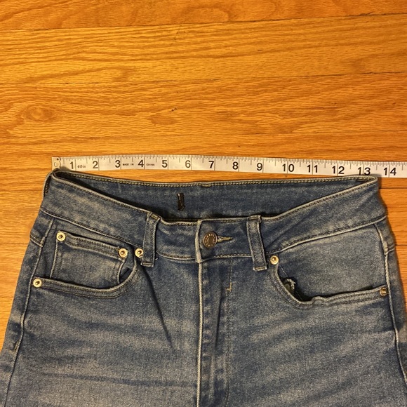 Akira super high rise skinny jean. Size 13(30) - Picture 7 of 12